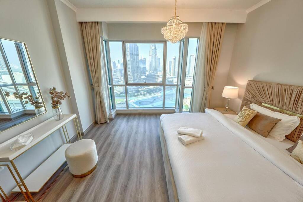 Apartamento Magnificent Luxury 3Br With Amazing Burj & Fountain View Dubái Exterior foto